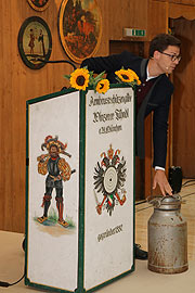 Kabarettist Martin Frank aus Niederbayern stellte als Krugredner seinen Blick auf das Oktoberfest vor (©Foto. Martin Schmitz)